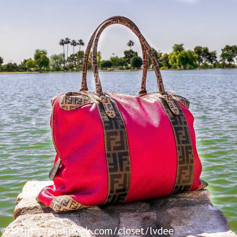 ❌ SOLD! ❌ FENDI Zucca Red Bag - Picture 2 of 16